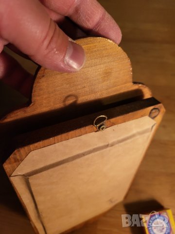 Старинен православен иконостас  с кандило дърворезба  Богородица и младенеца, Дева Мария икона, снимка 6 - Антикварни и старинни предмети - 40352663