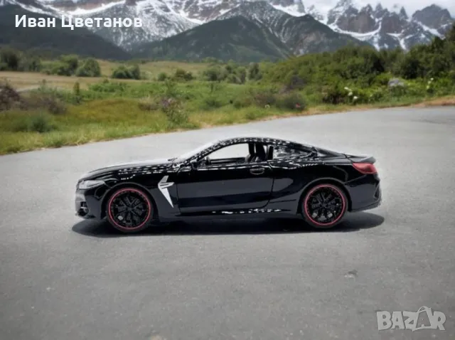 Автомобил BMW M8 с 3 реалистични звука и светлини – мащаб 1:24, снимка 2 - Коли, камиони, мотори, писти - 48773613
