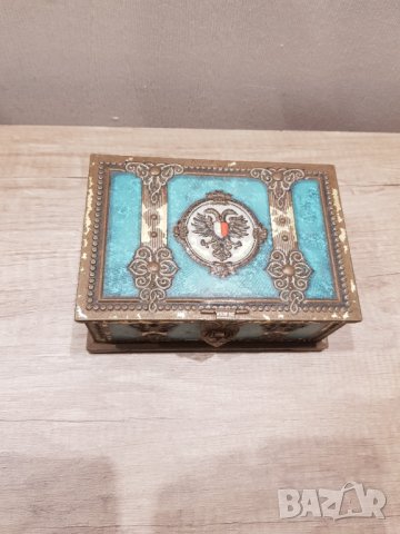 Стара метална кутия, снимка 1 - Колекции - 35154129