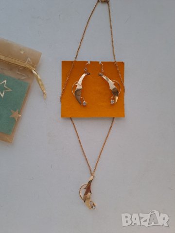 Комплект бижута обеци и колие в златисто с бели камъчета, снимка 3 - Бижутерийни комплекти - 43265489