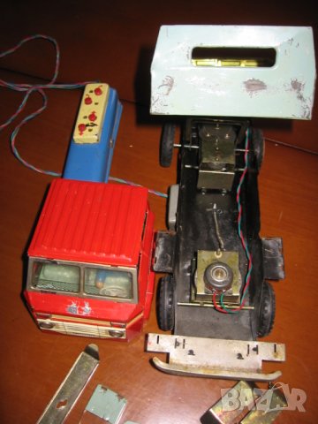 СТАРА КИТАЙСКА ЛАМАРИНЕНА ИГРАЧКА САМОСВАЛ С ДИСТАНЦИОННО , снимка 3 - Колекции - 38240746