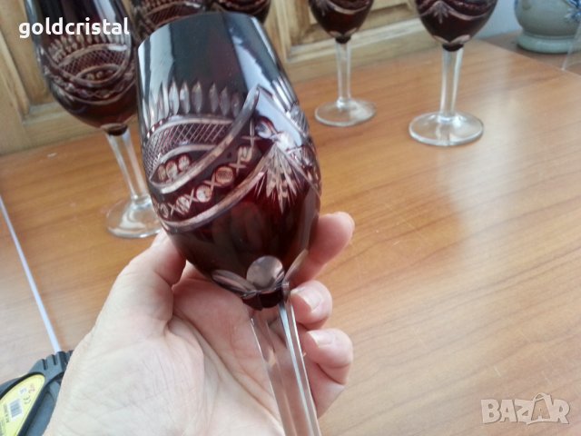 Кристални чаши цветен червен кристал