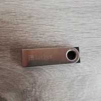 Ledger Nano S hardware crypto wallet, снимка 2 - USB Flash памети - 39814562