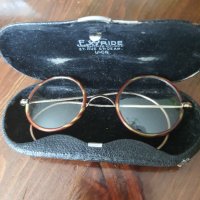 Очила, снимка 1 - Слънчеви и диоптрични очила - 40706151