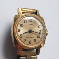Дамски механичен позлатен часовник Timex, снимка 3 - Антикварни и старинни предмети - 39093860