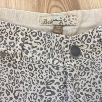 Къси панталонки BERSHKA, size 26, дънков плат, леопардови шарки, много запазени, снимка 5 - Къси панталони и бермуди - 28977637