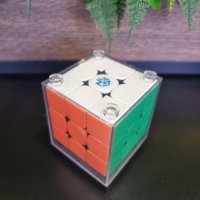 НОВО!!! Класическо кубче на Рубик в кутия пластмасова, снимка 1 - Образователни игри - 44082864