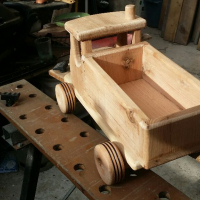 Дървено камионче играчка  изработено от френски дъб в, снимка 4 - Коли, камиони, мотори, писти - 36403018