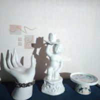 Порцеланови статуи: ръка стойка за украса и поставяне на пръстени,свещник ,,АНГЕЛ"  и поставка. , снимка 1 - Статуетки - 40973667