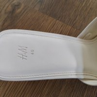 Прекрасни бели изчистени чехли на H&M 39-40, нови, леки и удобни, снимка 5 - Чехли - 40721322