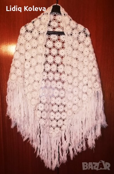 Бял триъгълен шал, снимка 1