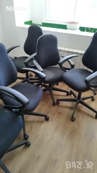 Офис стол на колеца с подлакътници с конткол на 3 позиции, снимка 1