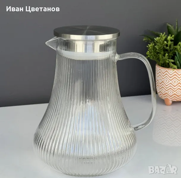 Луксозна стъклена кана с метален капак, снимка 1