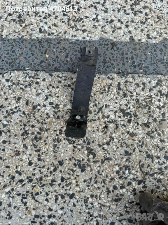 Долна планка държач на задна броня на Ауди Audi A8 D4 H4 само за 10Eur. 4h0807842, снимка 1