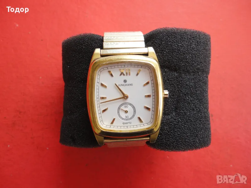 Невероятен позлатен часовник Junghans Quartz, снимка 1
