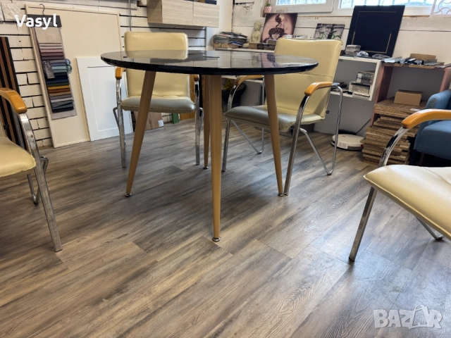 Комплект от кръгла маса и 4 стола, снимка 3 - Маси - 52964455