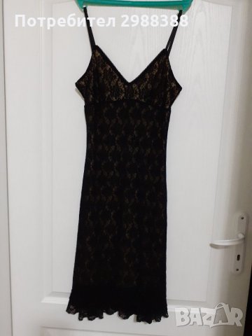 Черна дантелена рокля, размер S, дължина 91 см