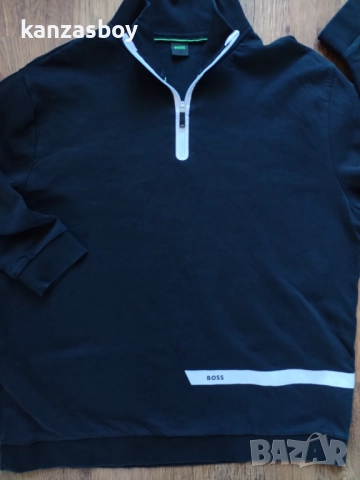 hugo boss green mens logo stripe zip-neck - ГОЛЯМА мъжка блуза 5ХЛ КАТО НОВА, снимка 8 - Спортни дрехи, екипи - 52829075