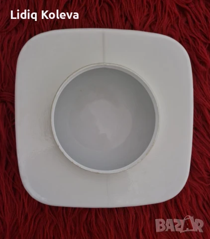 Бяла стъклена плафониера, снимка 3 - Лампи за таван - 50665480