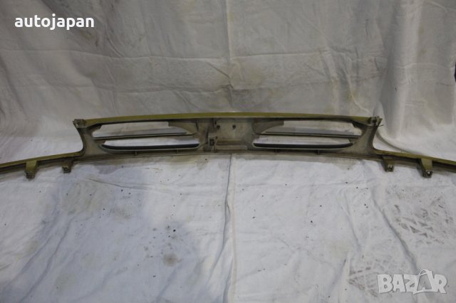 Предна решетка с емблема Нисан микра к11 1.1 00г Nissan micra k11 1.1 2000, снимка 3 - Части - 43314031