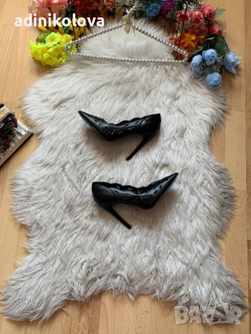 Нови обувки на ток рязана кожа