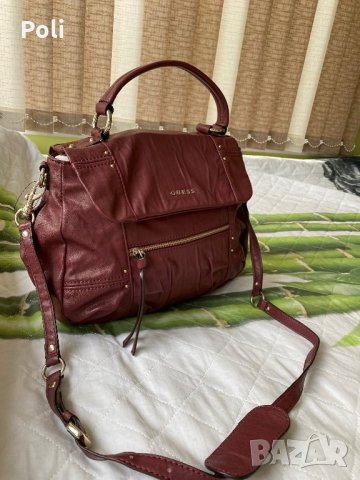 Оригинална чанта Guess в красив цвят, снимка 3 - Чанти - 28337522