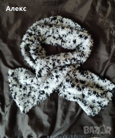 Ръчно плетен шал , снимка 3 - Шалове - 44013580