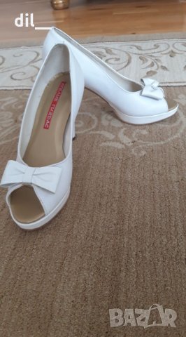 Нови Бели отворени обувки токчета на панделка естествена кожа, снимка 5 - Дамски обувки на ток - 32827113