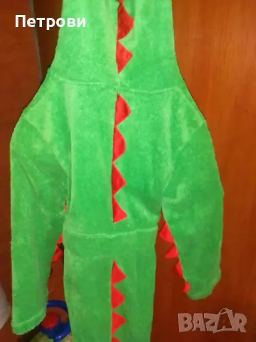 Домашен топъл халат Динозавър, снимка 3 - Хавлии и халати - 47421265