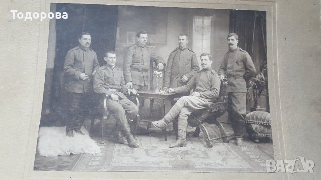 Голяма картонена кабинетна снимка на военни от фронта, снимка 2 - Антикварни и старинни предмети - 29069571