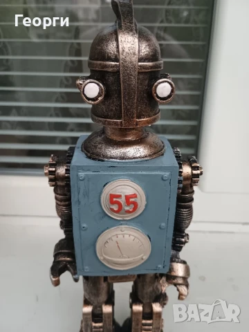 Статуетка робот