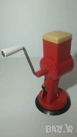 Ръчна мелница/грайндер за бадеми Schulte, снимка 13 - Антикварни и старинни предмети - 51076126