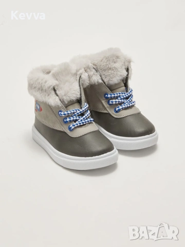 Бебешки боти за момче с цип LCW STEPS