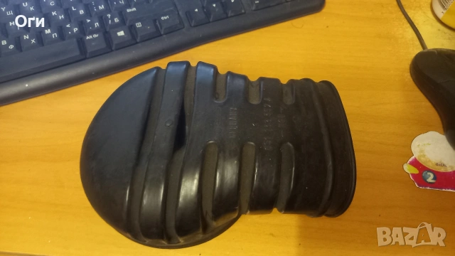 Маркуч за възух от Фолксваген пасат В3 2.0 136к.с. 9А 051 133 357 A