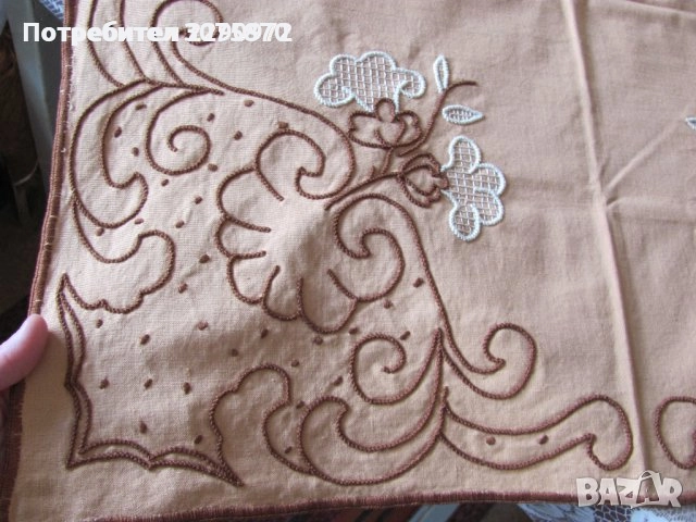Каре, покривка ръчно бродирано, снимка 3 - Декорация за дома - 51863017