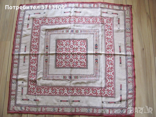 Старо каре , ръчна бродерия върху коприна 96х96см.