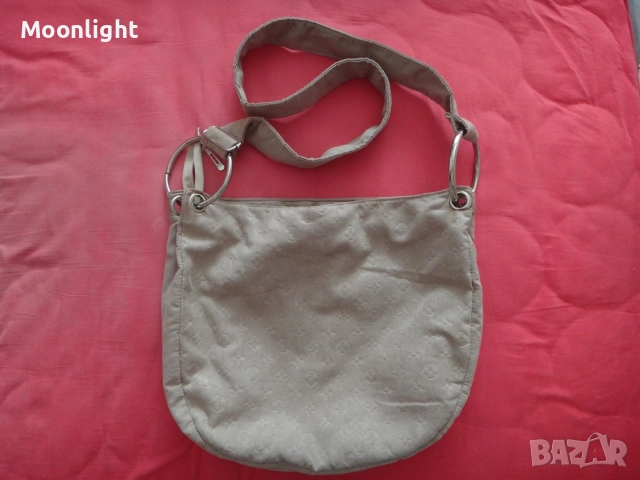 Бежова чанта за през рамо