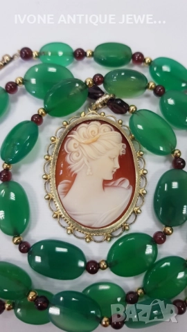 Колие от хризопраст, гранати и камея 