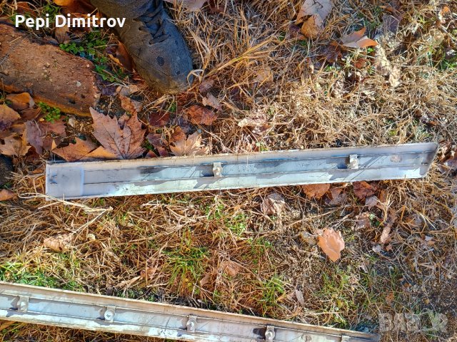 Лайсна предна дясна врата Citroen C4 Grand Picasso I (10.2006 - 12.2013)