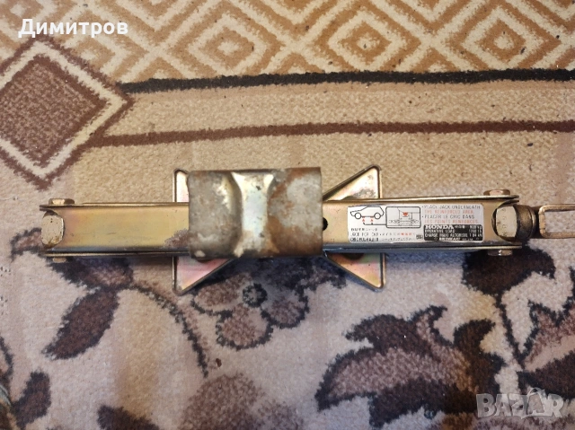 Оригинален японски крик за Honda CR-V 1st gen (1998-2002), снимка 2 - Аксесоари и консумативи - 53209812