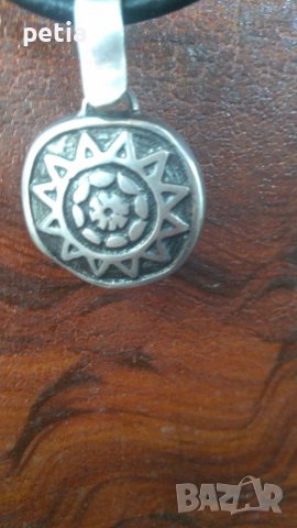 Стар сребърен медальон, снимка 1 - Колиета, медальони, синджири - 37823520