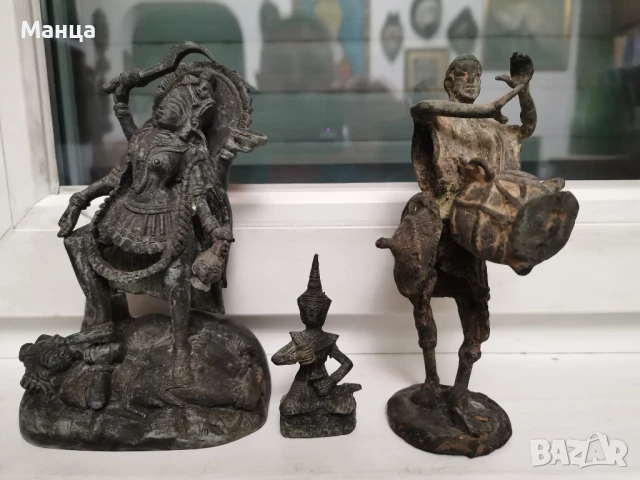 Супер стари бронзови фигури
