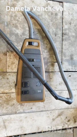 Много стари прахосмукачки, снимка 12 - Антикварни и старинни предмети - 50917035