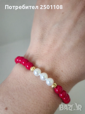 Гривна от естествен корал, перли и 18K позлатени мъниста ✨, снимка 3 - Гривни - 52551371