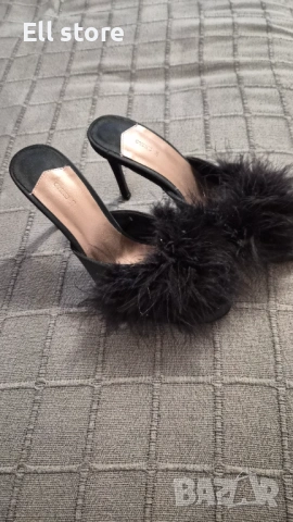 Черни домашни чехли с ток и пера – Oysho, нови, номер 36, снимка 2 - Чехли - 53475272