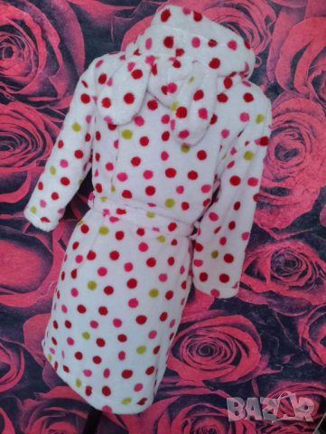 Пухкав халат за момиче 9-10г с ушички до 140 см , снимка 2 - Хавлии и халати - 38986533