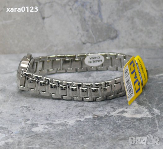 -55% Дамски часовник Q&Q G219-801, снимка 3 - Дамски - 29035577