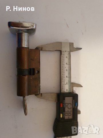 Патронник  62 мм равностранен с ръкохватка за входна врата или баня или тоалетна, снимка 1 - Входни врати - 35010756