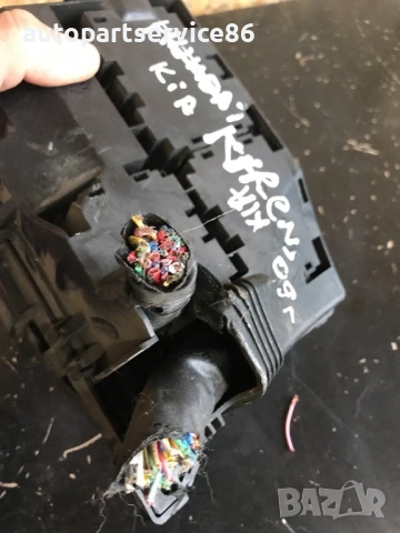 Кутия с предпазители за KIA Carnival 2.9 CRDi (2007–2011), снимка 3 - Части - 53189637