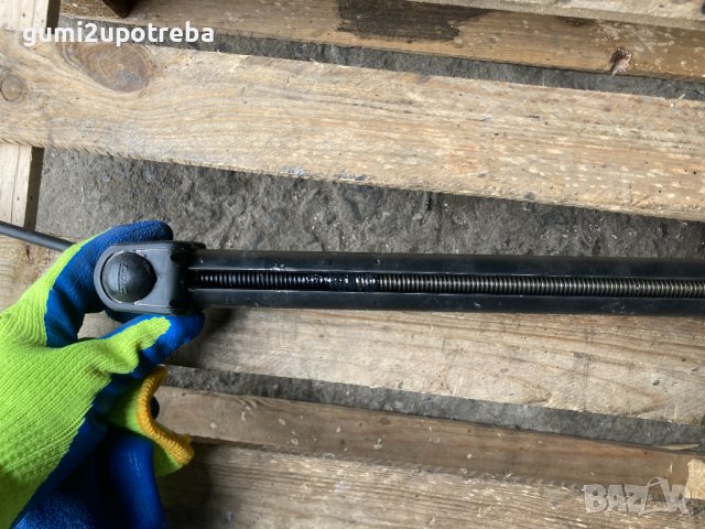 Крик за Кола Крик Mercedes E class W210 Оригинал, снимка 4 - Аксесоари и консумативи - 43274983